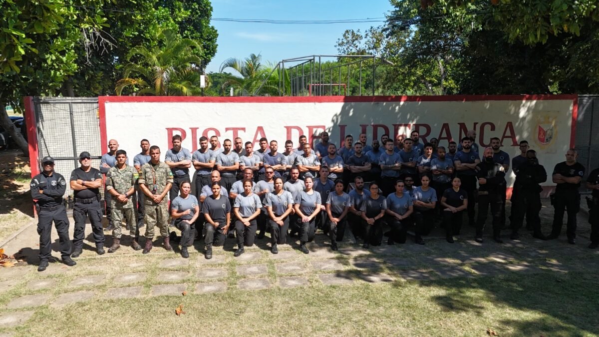 Pista de Liderança: como a Marinha forma líderes militares 1 PISTA DE LIDERANÇA