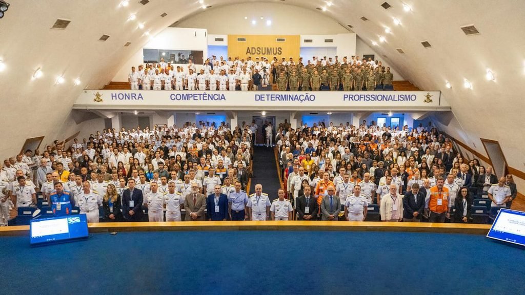 Marinha coloca Hospital de Campanha no centro da resposta brasileira a desastres 2 articipantes do II Seminário Internacional de Operações Humanitárias e Resposta a Desastres.