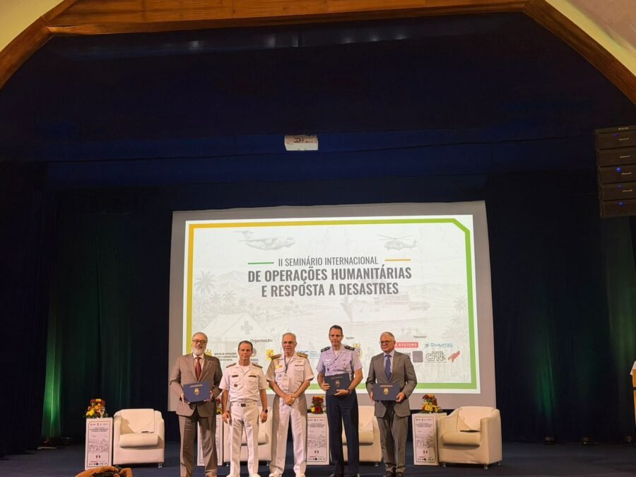 Marinha coloca Hospital de Campanha no centro da resposta brasileira a desastres 5 Autoridades durante o II Seminário Internacional de Operações Humanitárias e Resposta a Desastres.
