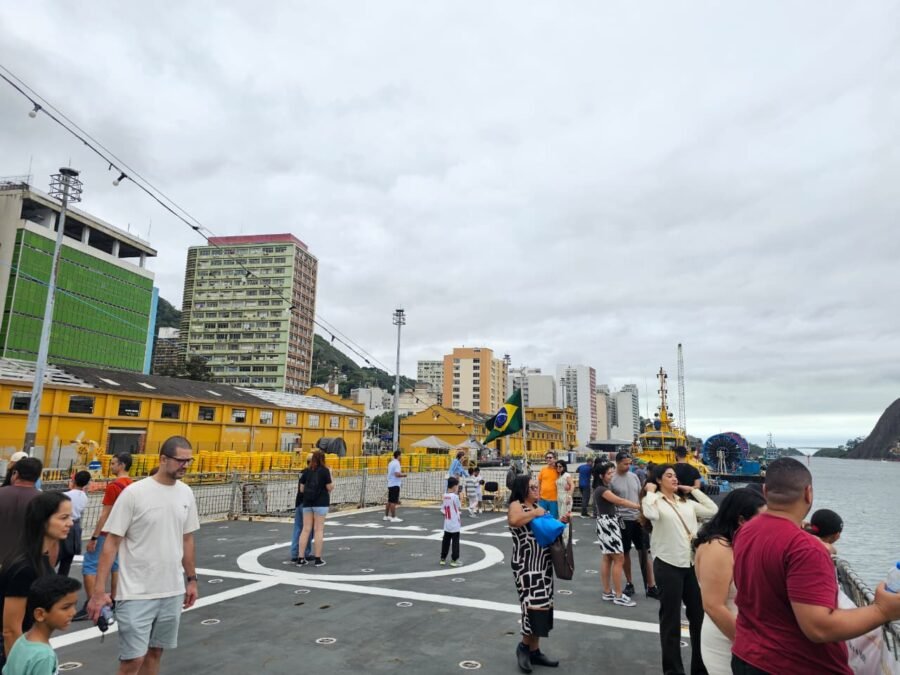 NPaOc Amazonas em Vitória: Zona de Manobra acompanha visitação pública ao navio da Marinha 7 NPaOc Amazonas