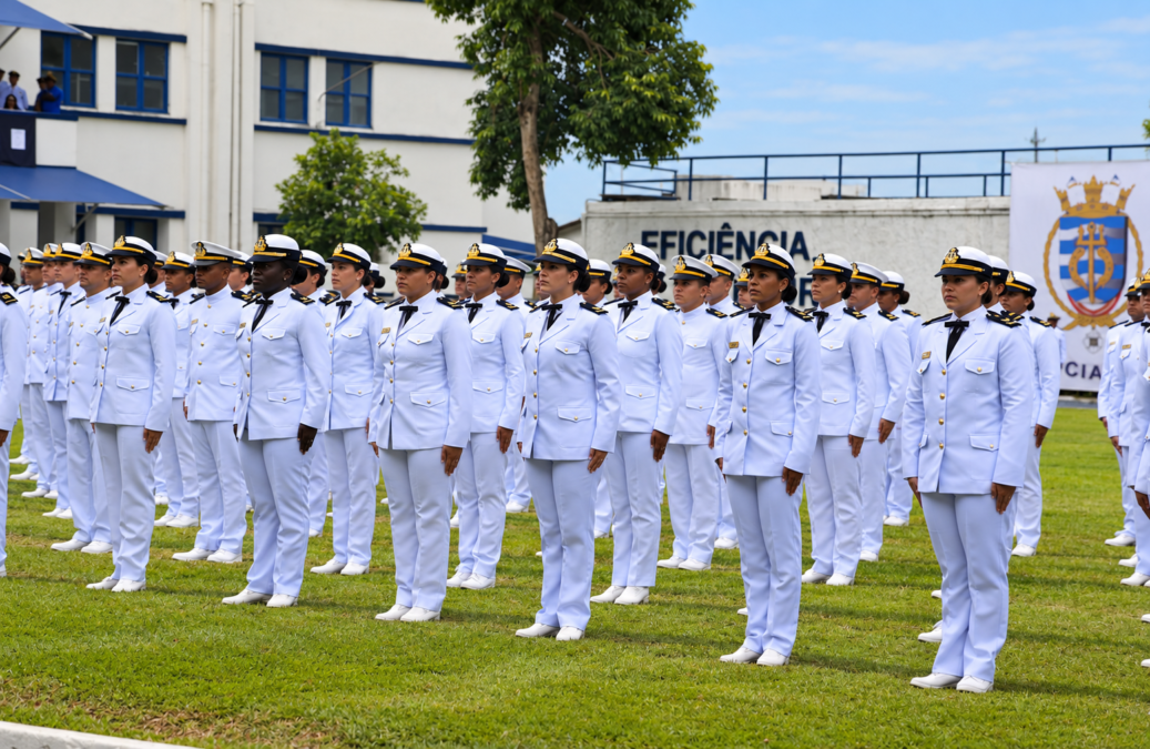 Marinha realiza primeira Feira de Profissões e reúne 20 formas de ingresso na Força 1 Primeira Feira de Profissões da Marinha será realizada na Escola Naval, no Rio de Janeiro, nesta sexta-feira (11), reunindo informações sobre 20 formas de ingresso e diferentes possibilidades de carreira na Força.