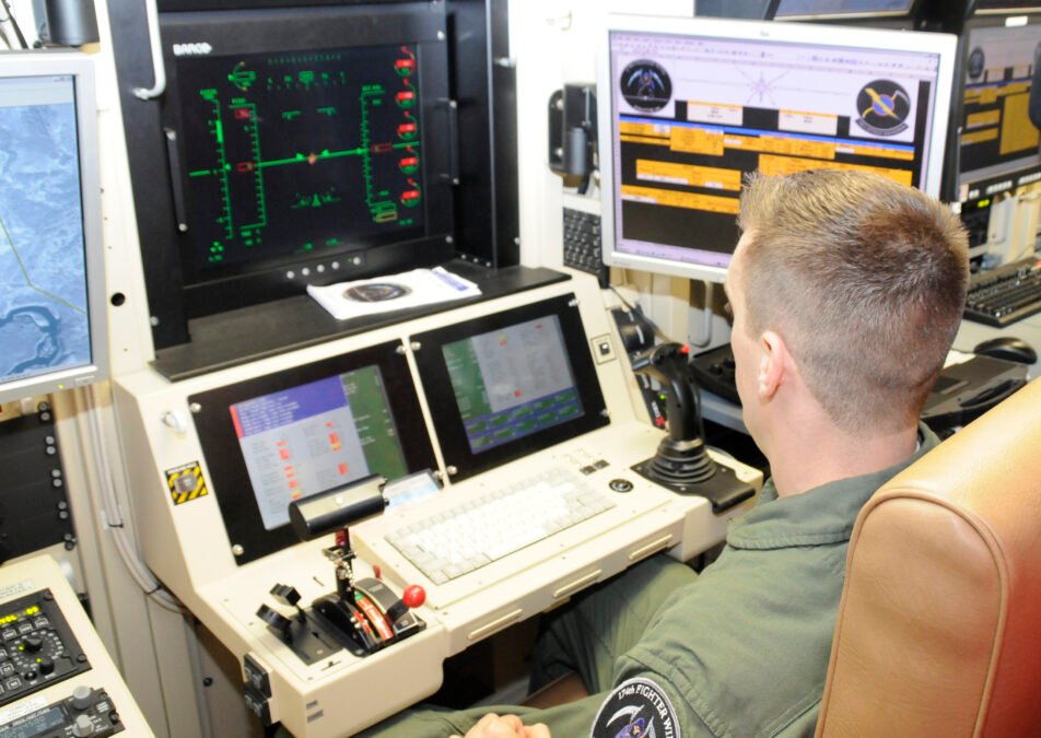 MQ-9 Reaper: conheça o drone americano que combina vigilância, inteligência e poder de ataque 4 MQ-9 Reaper piloto
