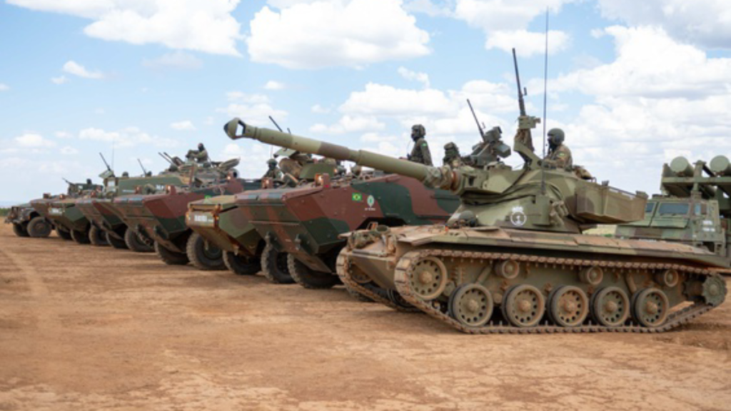 Operação Formosa 2026 reúne Marinha, Exército e FAB em exercício conjunto no Planalto Central 2 Operação Formosa 2026 reuniu meios das três Forças Armadas no Campo de Instrução de Formosa (CIF), em Goiás. Foto: Ministério da Defesa.
