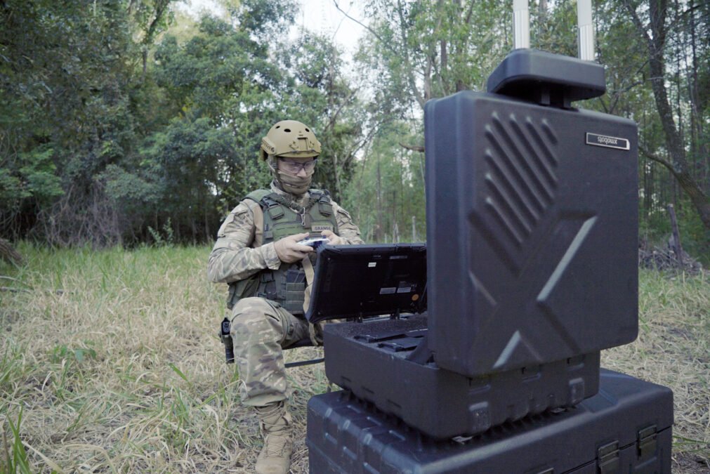 Xmobots amplia tecnologias para a Defesa com sistemas autônomos, IA e novas plataformas 7 Estação de Comando e Controle - Nauru 100D