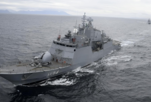 Corveta Barroso da Marinha do Brasil durante exercício naval internacional IBSAMAR IX.