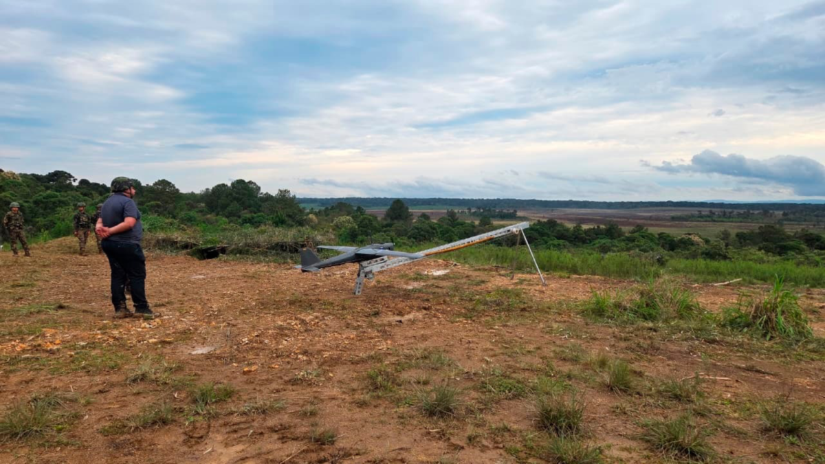 SARP HARPIA apoia artilharia do Exército Brasileiro em exercício em Santa Catarina 1 SARP HARPIA da ADTECH-SD empregado em exercício de artilharia do Exército Brasileiro em Santa Catarina.