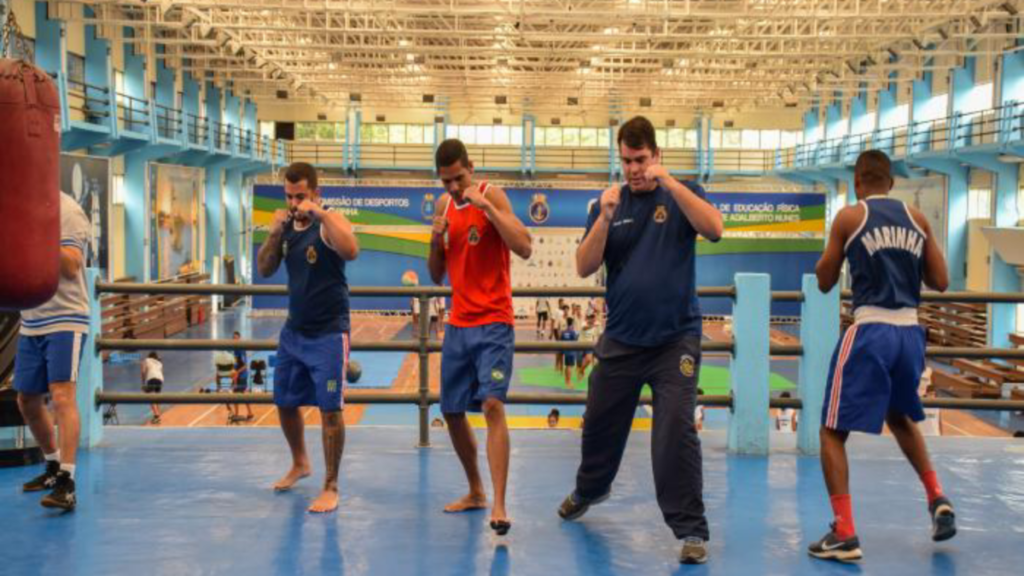 Marinha abre seleção para formar primeira equipe de MMA visando aos Jogos Mundiais Militares de 2027 3 Atletas do PROLIM durante atividade esportiva no CEFAN, no Rio de Janeiro.
