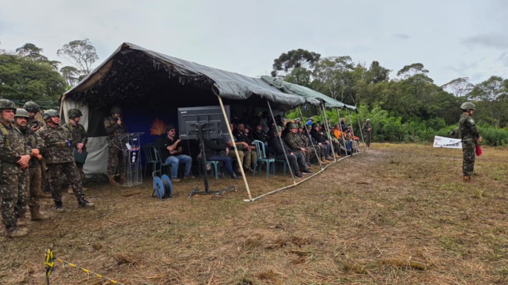 SARP HARPIA apoia artilharia do Exército Brasileiro em exercício em Santa Catarina 5 Sistema de aeronave remotamente pilotada HARPIA empregado em exercício militar de artilharia.