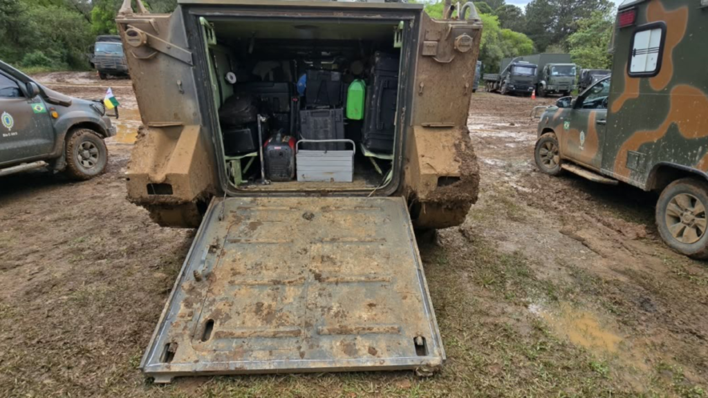 SARP HARPIA apoia artilharia do Exército Brasileiro em exercício em Santa Catarina 3 SARP HARPIA da ADTECH-SD utilizado para observação e acompanhamento de atividades militares.